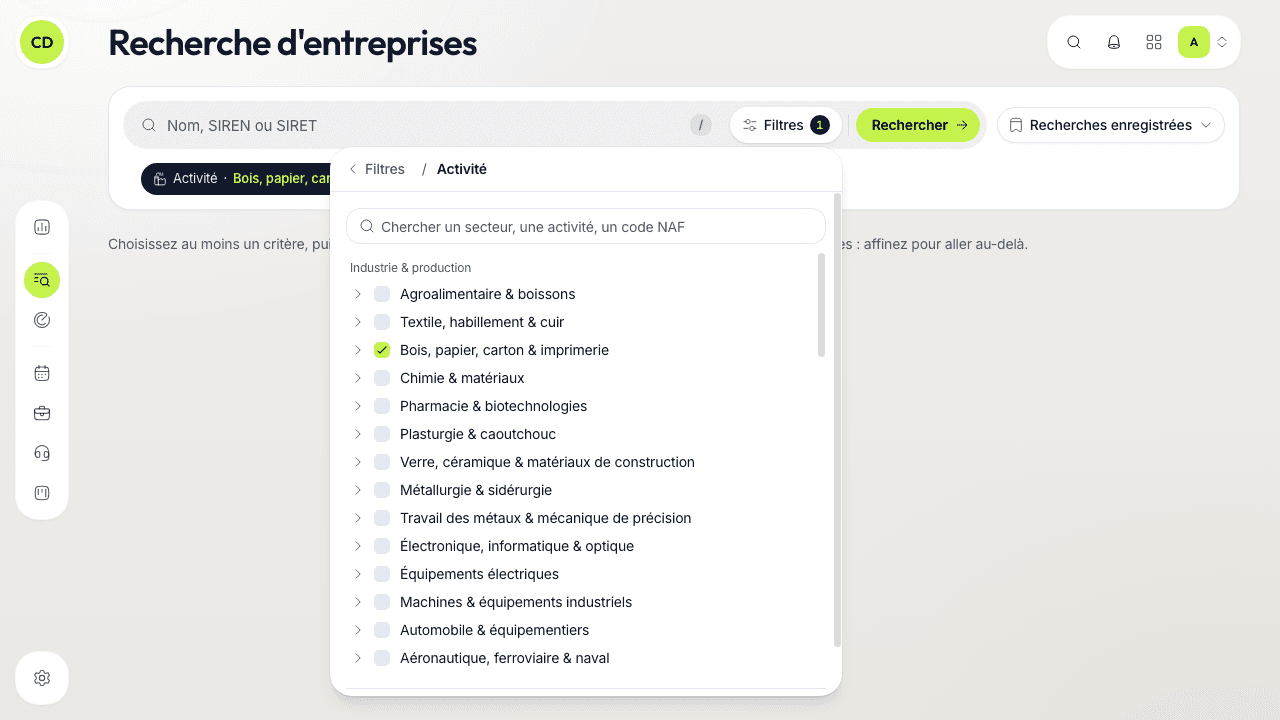 La page Recherche d'entreprises : « Filtres » ouvert sur l'arbre « Activité », la famille « Bois, papier, carton & imprimerie » cochée et sa pastille sous la barre, avant de lancer la recherche.